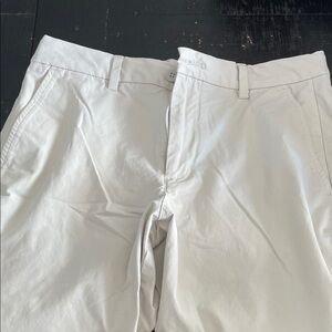 Vineyard Vines Cream Performance shorts